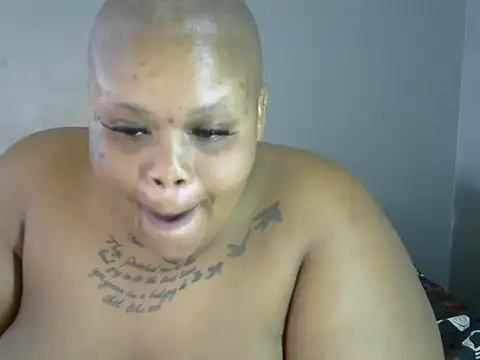 Taraj_thee_thick live cam on StripChat