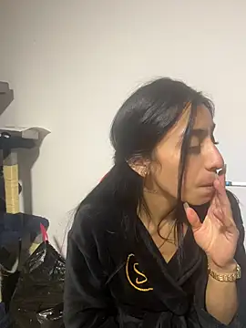 Lucyjoi live cam on StripChat