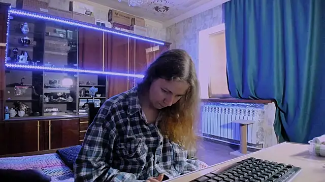 pa1e_pr1ncess (F young) - for new manicure and vids with it ;)