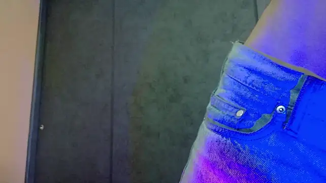 eren_jeager (M twink) - MAKE ME CUM