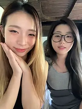 xiaozz-001 live cam on StripChat