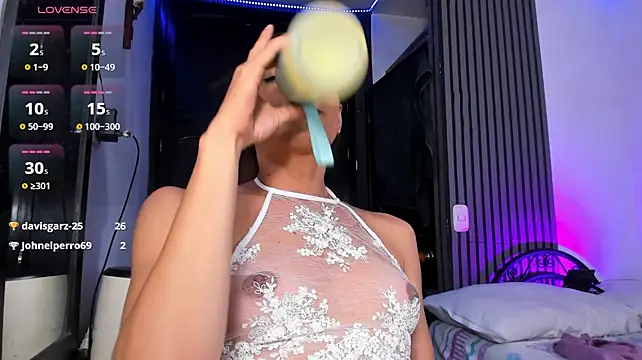Dollcatalina live cam on StripChat