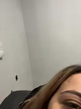 Grazi457 live cam on StripChat