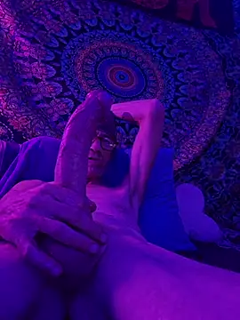 Undercover_Pornstar live cam on StripChat