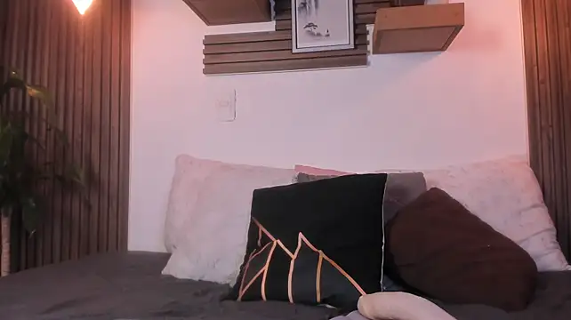 Lucy_carter live cam on StripChat