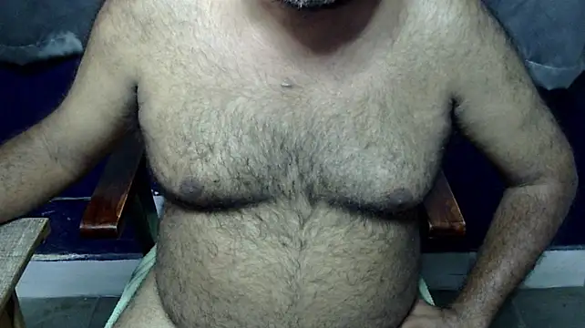 hairysubcub_70 live cam on StripChat
