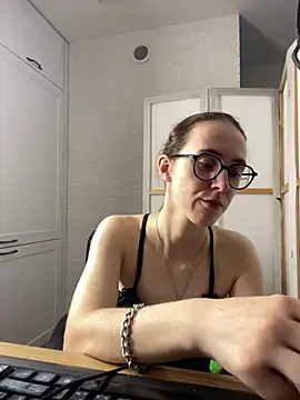 MartiniiSelenna live cam on StripChat
