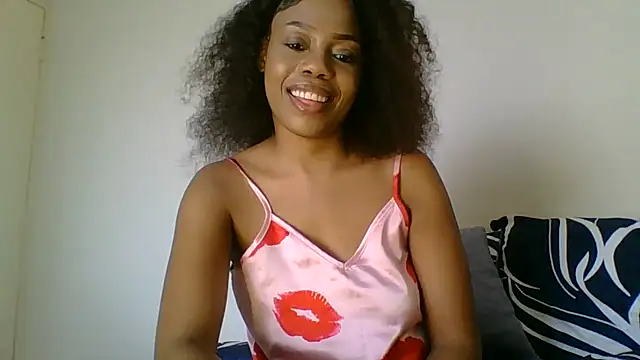 NAUGHTYSHALOTXX live webcam
