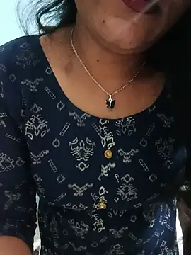 rathi-priyaa (F young) - To pay house rent and college fee