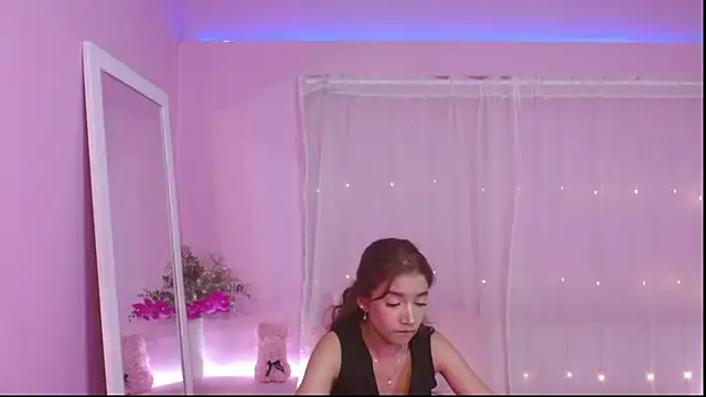 Sweetcristin live cam on StripChat
