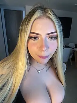 MiaWhitePink_ webcam