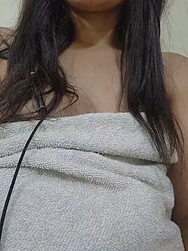 CuteSarikaLIVE live cam on StripChat