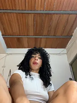 Miily_0 live cam on StripChat