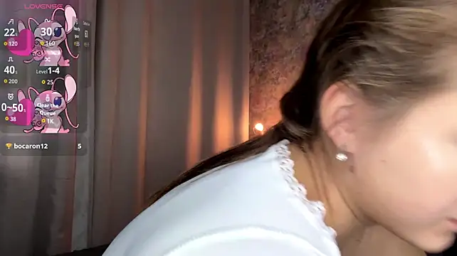 LoraDavi live cam on StripChat