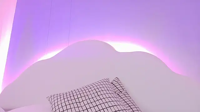 CristalCornner_ live cam on StripChat