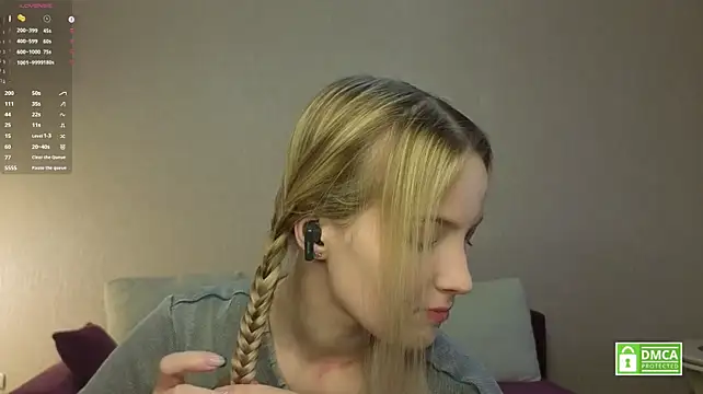 hongtomczak (F young) - wanna see my bra ?
