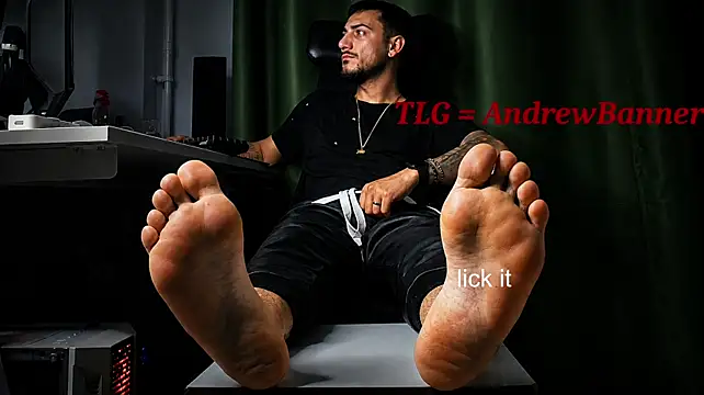 AndrewBanner live cam on StripChat
