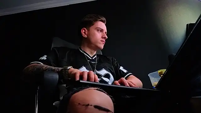 FelixStarkk live cam on StripChat