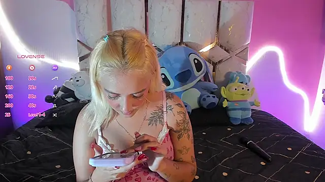 Amanda_klaire live cam on StripChat
