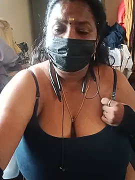 Webcam Model(TamilAmmu89) is live