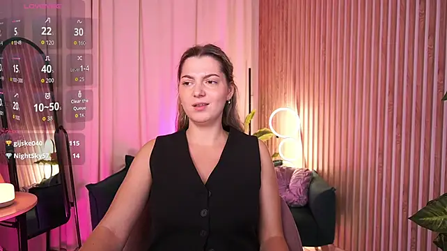 LucreciaStorm live cam on StripChat