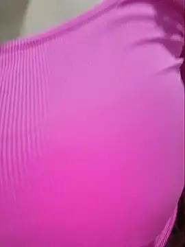Shine_Mai live cam on StripChat