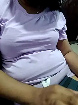 Anuhot190 live cam on StripChat