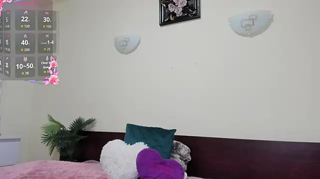 LunaaKitty live cam on StripChat