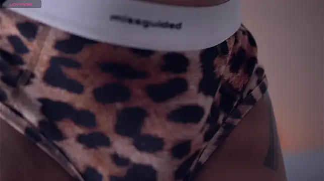 tsgisele (T young) - Make my cock hard (masturbation)🥵💦