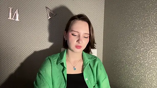 LovieClausing live cam on StripChat