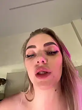 HugeBoobsAlice live webcam