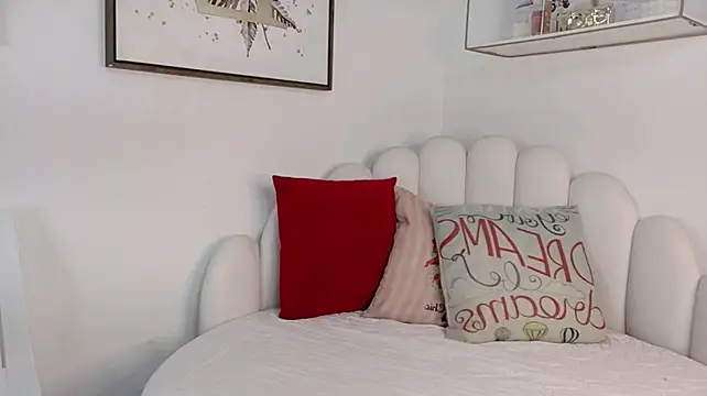 Cassandra_Armani live cam on StripChat