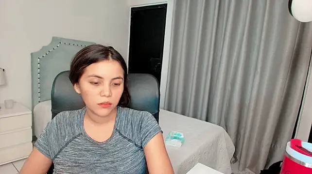 Paulina_Mirren webcam