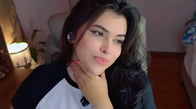 Nannicutee live webcam