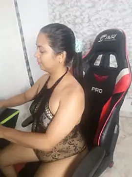 Zarinamoon live cam on StripChat