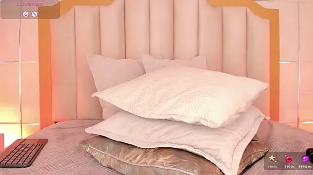 tahliamoreau (F young) - DOMI EN EL CLIT +SUCKING A DILDO🍆🥵💦