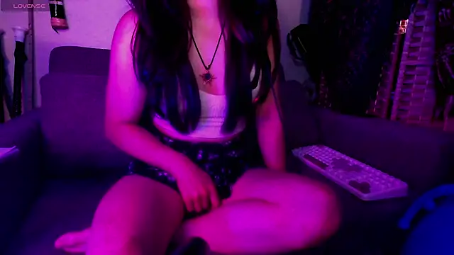 DemonessAzazel live cam on StripChat