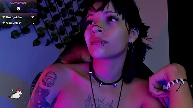 Anny_Kiitty live cam on StripChat