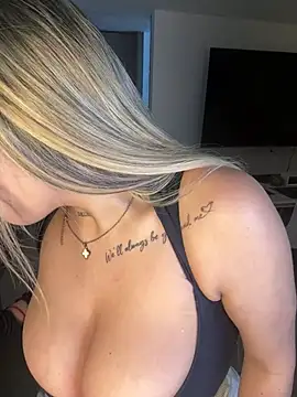 MiaWhitePink_ live sex cam
