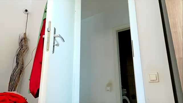 lindalovesexy (F milf) - creamy cum and squirt at goal