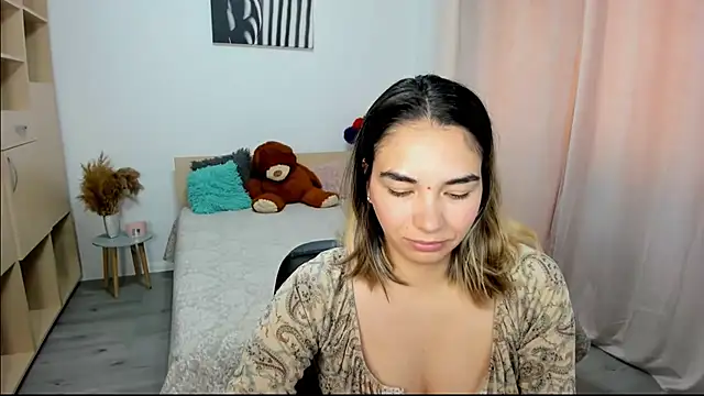 AlexaJuly live cam on StripChat