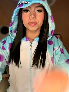 Laura-Khalifa 🕡 nude chat