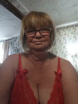 MilashkaCutie50 live cam on StripChat