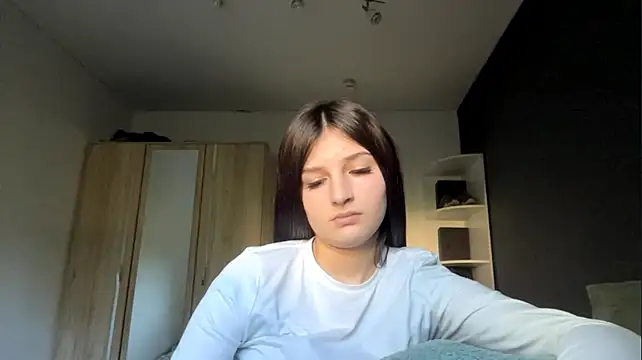 SpanishRooter live sex cam