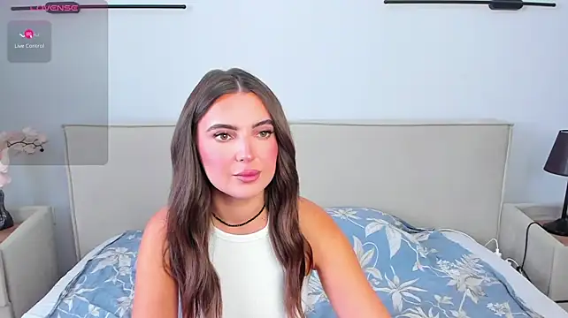 AnnaTeona live cam on StripChat