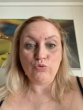 BBW_Nora