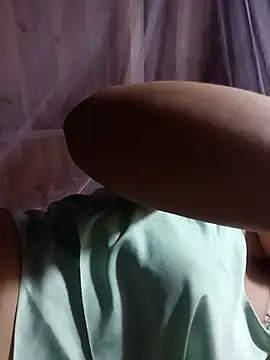 Sara_pusyy live cam on StripChat