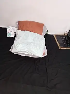 booty_queen8 live cam on StripChat