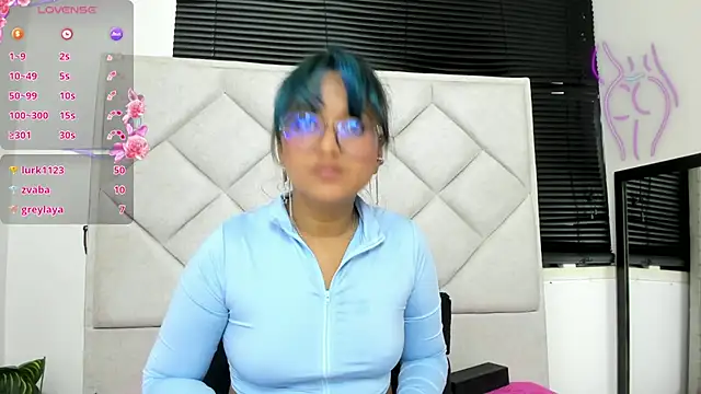 azul_moonn live cam on StripChat