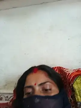 Poojaxx56 live cam on StripChat